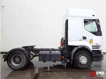 Interior photo 1: Tractor unit Renault Lander 420 5296 km francais