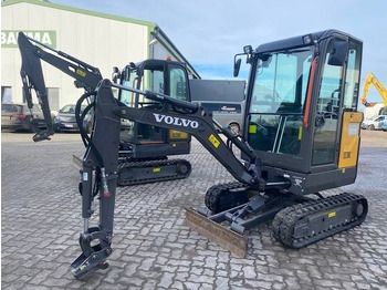 Mini excavator VOLVO EC18E