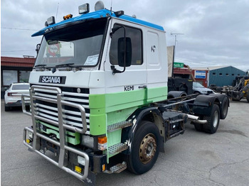 Cab chassis truck SCANIA R142