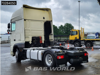 Tractor unit DAF XF 530 4X2 SSC Retarder 2x Tanks Standklima ACC Euro 6: picture 2