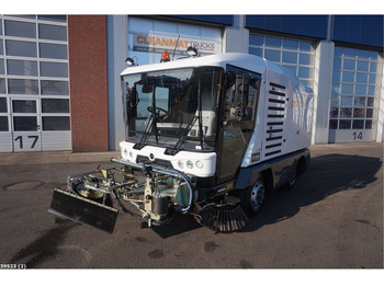 Road sweeper Ravo 540 CD with 3-rd brush: picture 5