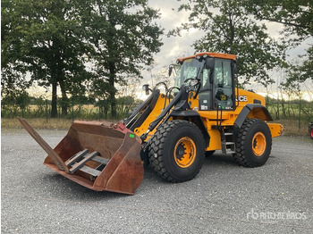Wheel loader JCB 437