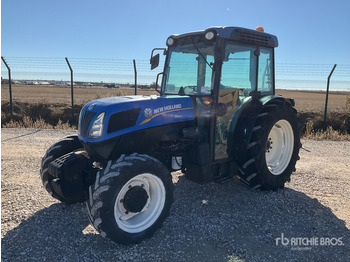 Farm tractor NEW HOLLAND T4.95