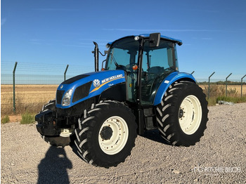 Farm tractor NEW HOLLAND T4.95