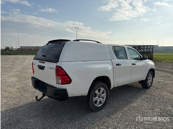 Pickup truck 2020 Toyota Hilux Crew Cab Pickup: picture 3 Pickup truck 2020 Toyota Hilux Crew Cab Pickup: picture 3