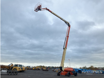 Articulated boom JLG