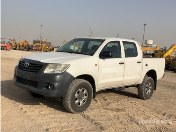 Pickup truck TOYOTA Hilux