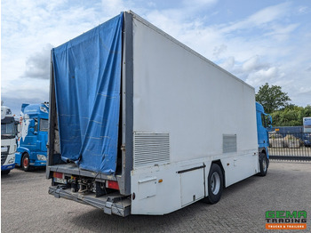 Leasing of DAF XF95.430 4x2 Spacecab Euro2 - Retarder - Geslotenbak 7.7m - Handgeschakeld - Vangmuil DAF XF95.430 4x2 Spacecab Euro2 - Retarder - Geslotenbak 7.7m - Handgeschakeld - Vangmuil: picture 3