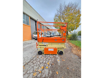 Scissor lift JLG