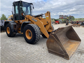 Wheel loader Case 721F: picture 5
