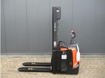 Stacker TOYOTA