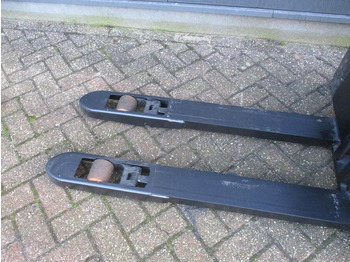 Stacker Toyota SWE 080L: picture 5