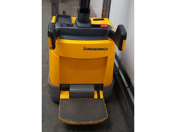 Stacker Jungheinrich ERC215: picture 3 Stacker Jungheinrich ERC215: picture 3