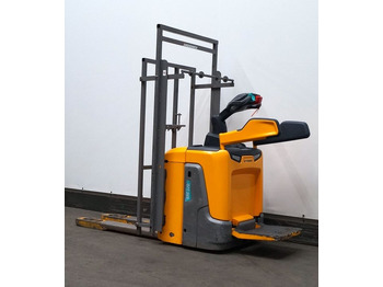 Pallet truck Jungheinrich ERE120: picture 2 Pallet truck Jungheinrich ERE120: picture 2
