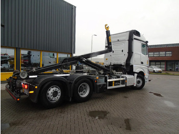 Hook lift truck Mercedes-Benz Actros 2548 + 6x2 + RETARDER + 132.000km + 20TON HOOK HYVA: picture 3 Hook lift truck Mercedes-Benz Actros 2548 + 6x2 + RETARDER + 132.000km + 20TON HOOK HYVA: picture 3