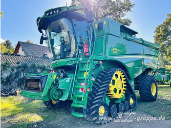 Combine harvester JOHN DEERE S780