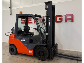 LPG forklift TOYOTA FGF 25