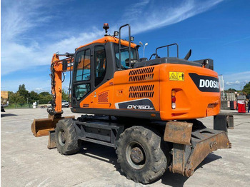 Wheel excavator Doosan DX160W: picture 2
