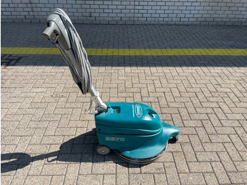 Road sweeper TENNANT