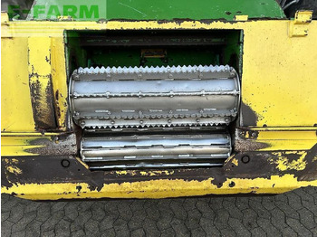 Farm tractor John Deere 7700: picture 5