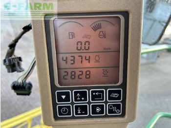 Farm tractor John Deere 7700: picture 4