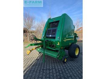 Square baler JOHN DEERE