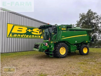 Combine harvester JOHN DEERE T560