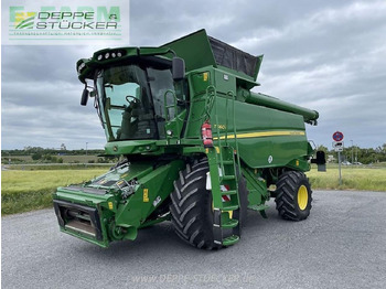 Combine harvester JOHN DEERE T560