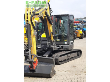Mini excavator New Holland e65d: picture 2
