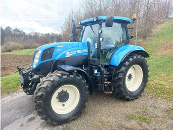 Farm tractor NEW HOLLAND T7