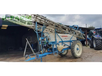 Trailed sprayer