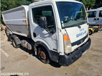 Tipper van NISSAN