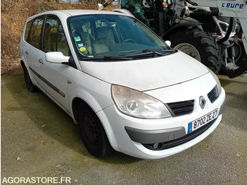 Car RENAULT