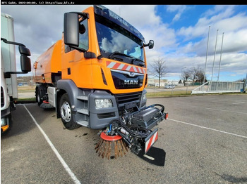 Road sweeper BUCHER
