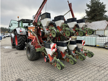 Precision sowing machine