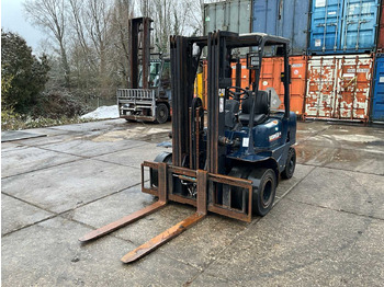 Forklift CATERPILLAR DP
