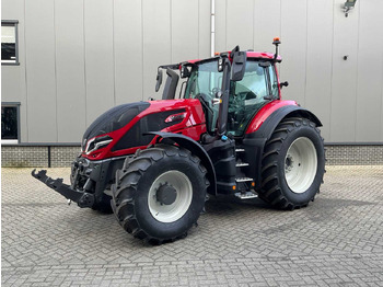 Farm tractor VALTRA