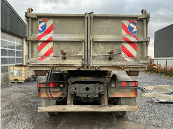 Truck 2011 RENAULT KERAX 460 TRIDEM TRUCK WITH CRANE AND CONTAINER: picture 5