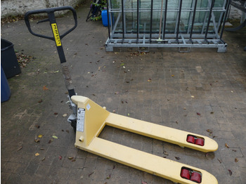 Pallet truck