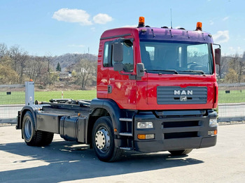 Hook lift truck MAN