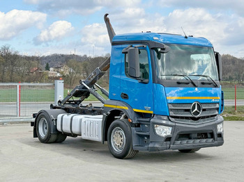 Hook lift truck MERCEDES-BENZ Antos 1833