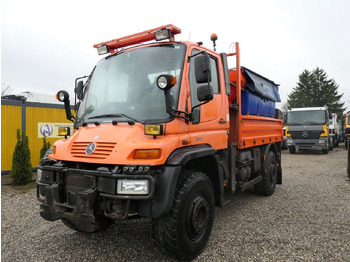 Snow removal vehicle UNIMOG U500