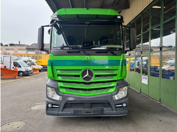 Container transporter/ Swap body truck MERCEDES Actros 2543 6x2 Container Transport: picture 3
