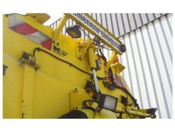Road sweeper Mercedes-Benz SK 1820 4x2 Schienenreinigungs Kehrmaschine RAIL: picture 5