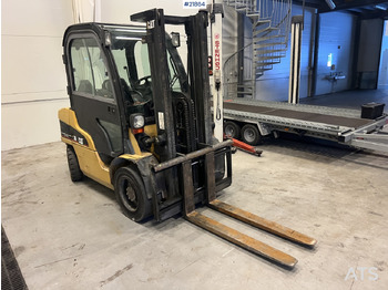 Diesel forklift CATERPILLAR DP