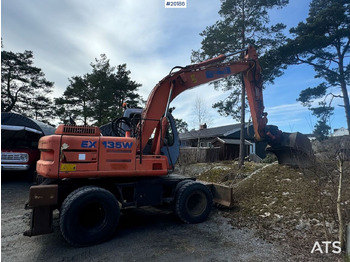 Excavator Hitachi EX135W: picture 2
