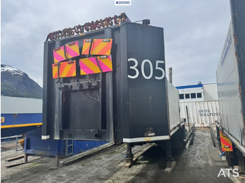 Low loader semi-trailer