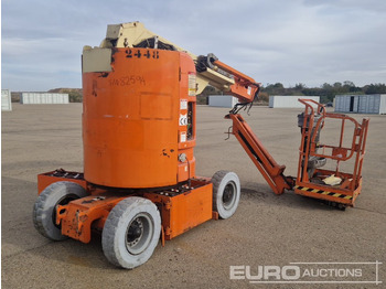 Articulated boom JLG