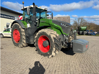 Farm tractor FENDT 1050 Vario