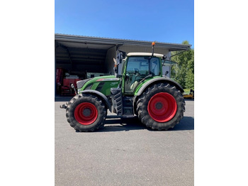 Farm tractor FENDT 724 Vario